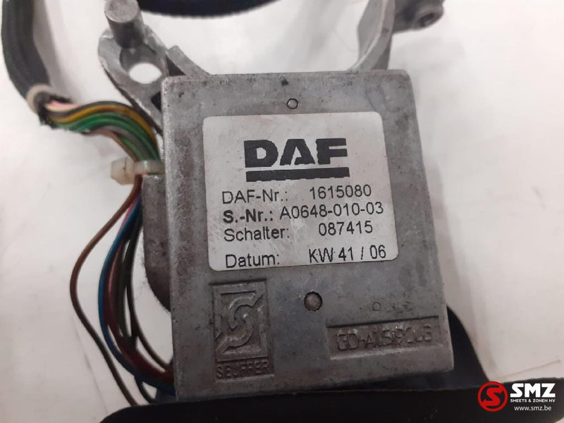 DAF Occ stuurkolomschakelaar richtingaanwijzer ruitenw - Electrical system for Truck: picture 3 DAF Occ stuurkolomschakelaar richtingaanwijzer ruitenw - Electrical system for Truck: picture 3