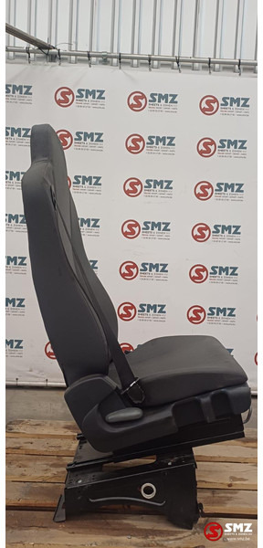 Iveco Occ bijrijdersstoel Iveco - Cab and interior for Truck: picture 3 Iveco Occ bijrijdersstoel Iveco - Cab and interior for Truck: picture 3