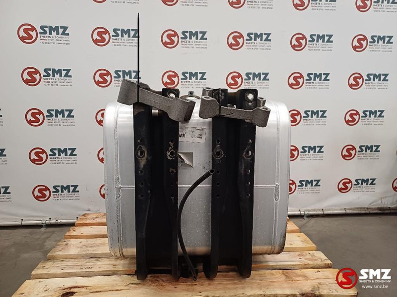 MAN Occ brandstoftank met steunen 250 L MAN - Fuel tank for Truck: picture 2 MAN Occ brandstoftank met steunen 250 L MAN - Fuel tank for Truck: picture 2
