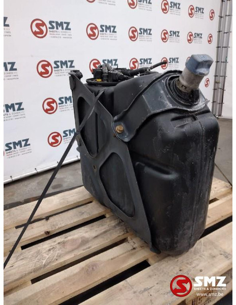 Mercedes-Benz Occ AdBluetank 60L Mercedes Actros A9604702715 - Fuel processing/ Fuel delivery for Truck: picture 2 Mercedes-Benz Occ AdBluetank 60L Mercedes Actros A9604702715 - Fuel processing/ Fuel delivery for Truck: picture 2