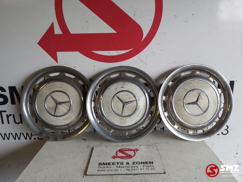 Mercedes-Benz Occ Wieldeksel creme wit W123 14inch - Rim for Car: picture 1 Mercedes-Benz Occ Wieldeksel creme wit W123 14inch - Rim for Car: picture 1