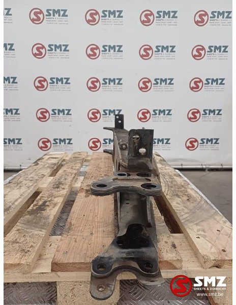 Mercedes-Benz Occ dwarsbalk vooraan Mercedes - Bumper for Truck: picture 4 Mercedes-Benz Occ dwarsbalk vooraan Mercedes - Bumper for Truck: picture 4