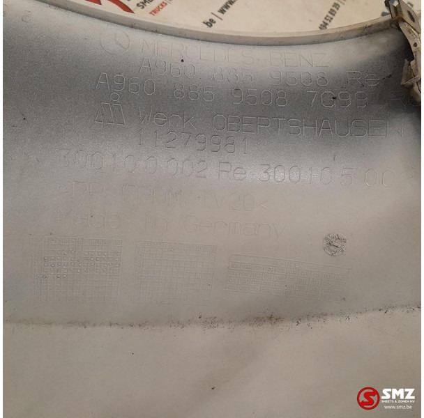 Mercedes-Benz Occ koplampkap rechts Mercedes - Headlight for Truck: picture 3 Mercedes-Benz Occ koplampkap rechts Mercedes - Headlight for Truck: picture 3
