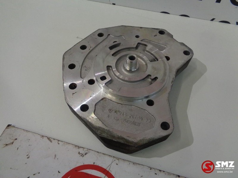 Mercedes-Benz Occ pto afdichtplaat a 945 261 10 33 - Hydraulics for Truck: picture 2 Mercedes-Benz Occ pto afdichtplaat a 945 261 10 33 - Hydraulics for Truck: picture 2