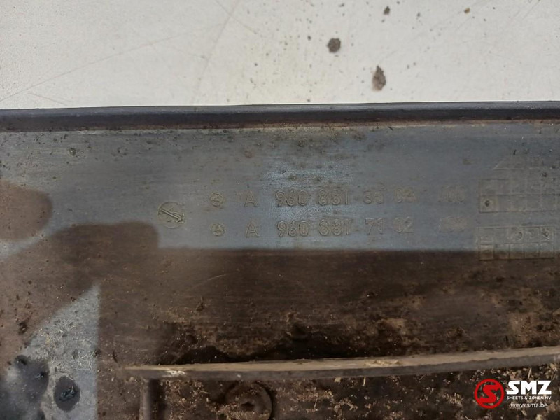 Mercedes-Benz Occ spatbord linksvooraan Mercedes - Body and exterior for Truck: picture 5 Mercedes-Benz Occ spatbord linksvooraan Mercedes - Body and exterior for Truck: picture 5