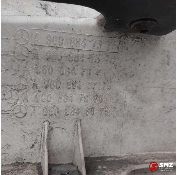 Mercedes-Benz Occ spatbord rechts Mercedes - Body and exterior for Truck: picture 4 Mercedes-Benz Occ spatbord rechts Mercedes - Body and exterior for Truck: picture 4