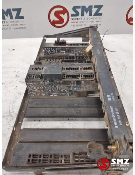 Mercedes-Benz Occ zekeringskast Mercedes - Electrical system for Truck: picture 2 Mercedes-Benz Occ zekeringskast Mercedes - Electrical system for Truck: picture 2