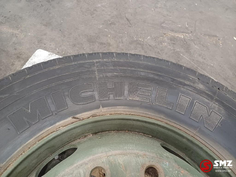 Michelin Occ vrachtwagenband 11R22.5 148/145L Michelin - Tire for Truck: picture 2 Michelin Occ vrachtwagenband 11R22.5 148/145L Michelin - Tire for Truck: picture 2
