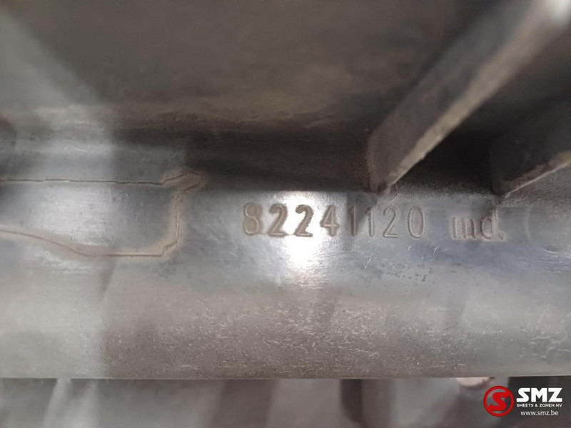Renault Occ bovenste treeplank links Renault - Cab and interior for Truck: picture 5 Renault Occ bovenste treeplank links Renault - Cab and interior for Truck: picture 5