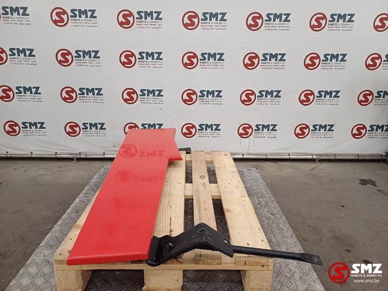 Renault Occ cabinespoiler links Renault - Aerodynamics/ Spoiler for Truck: picture 2 Renault Occ cabinespoiler links Renault - Aerodynamics/ Spoiler for Truck: picture 2