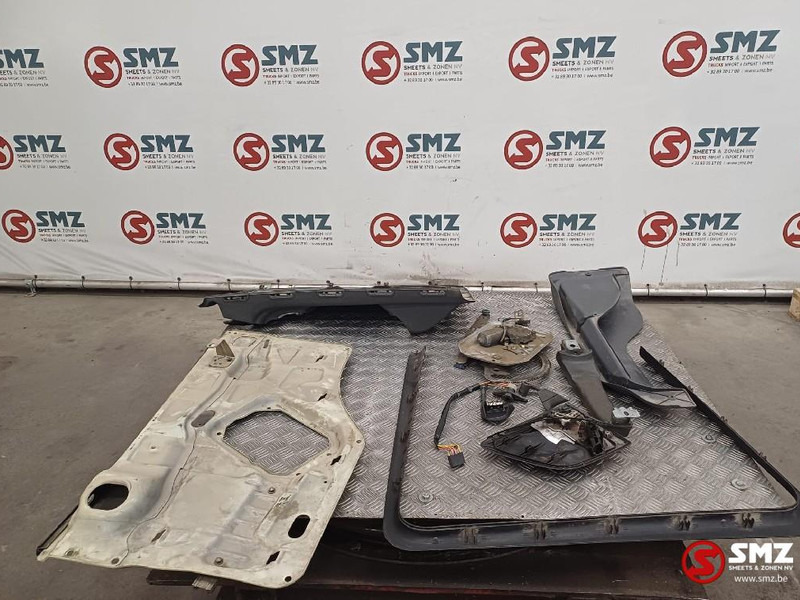 Scania Occ deur rechts + binnenbekleding 4 Serie Torpedo - Door and parts for Truck: picture 4 Scania Occ deur rechts + binnenbekleding 4 Serie Torpedo - Door and parts for Truck: picture 4