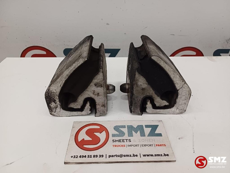 Scania Occ set motorsteunen Scania - Engine mount for Truck: picture 2 Scania Occ set motorsteunen Scania - Engine mount for Truck: picture 2