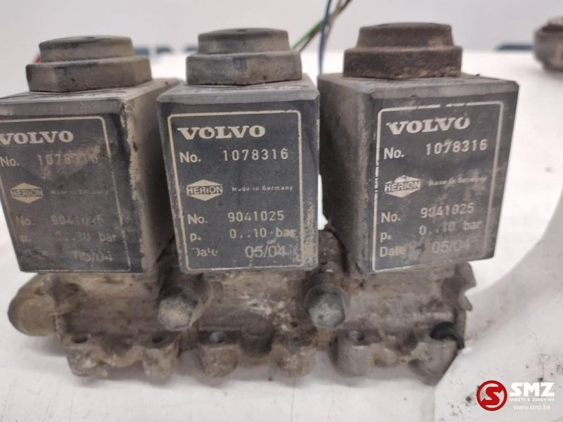 Volvo Occ set 3 magneetventielen Volvo FM 1078316 - Spare parts for Truck: picture 3 Volvo Occ set 3 magneetventielen Volvo FM 1078316 - Spare parts for Truck: picture 3