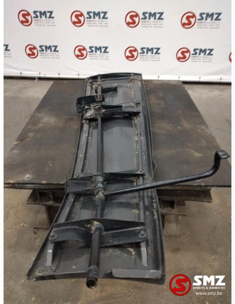 Volvo Occ cabinespoiler links Volvo FH 2371073 - Aerodynamics/ Spoiler for Truck: picture 2 Volvo Occ cabinespoiler links Volvo FH 2371073 - Aerodynamics/ Spoiler for Truck: picture 2