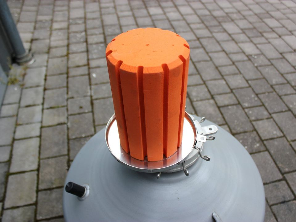 Cryotherm Container 50 L Dewar used for liquid nitrogen - Storage tank: picture 3 Cryotherm Container 50 L Dewar used for liquid nitrogen - Storage tank: picture 3