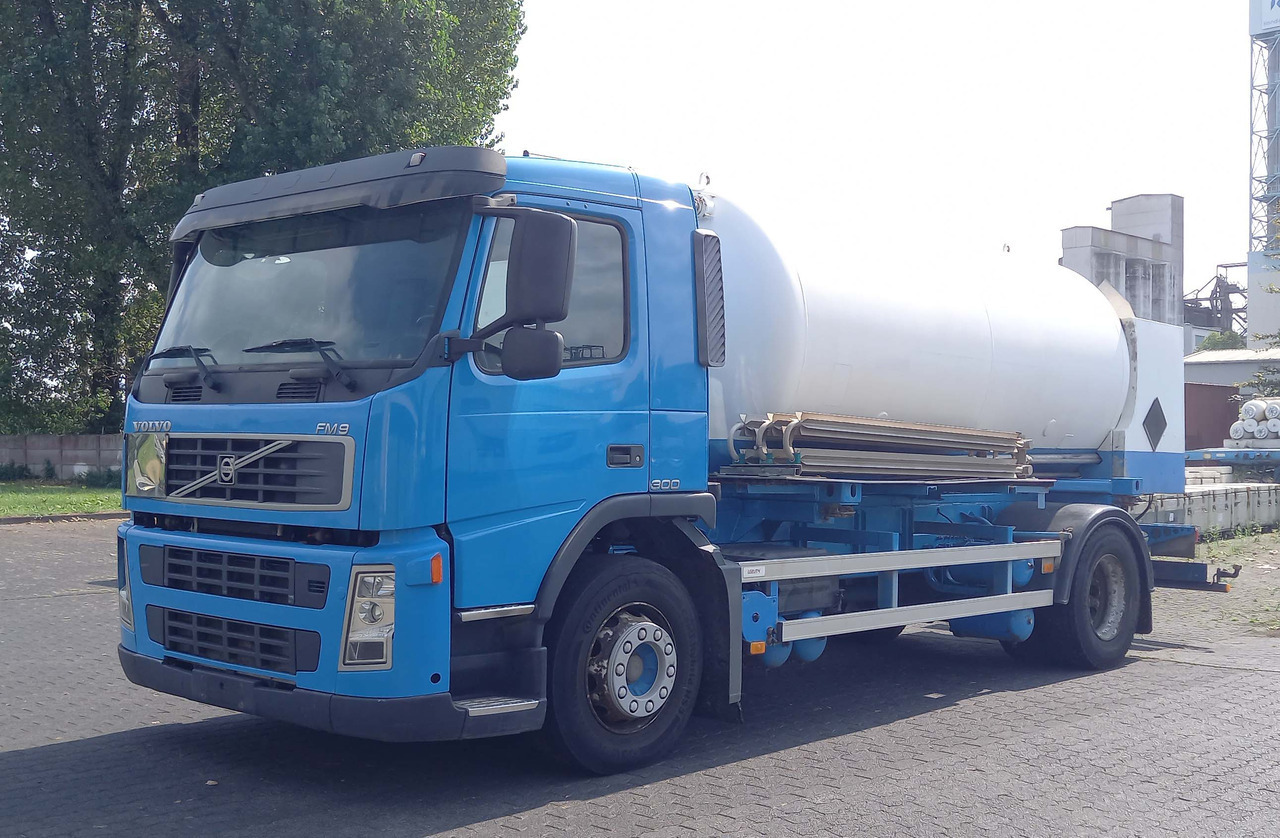 VOLVO Gas tank truck cryogenic used for oxygen, argon, nitrogen - Tank truck: picture 2 VOLVO Gas tank truck cryogenic used for oxygen, argon, nitrogen - Tank truck: picture 2
