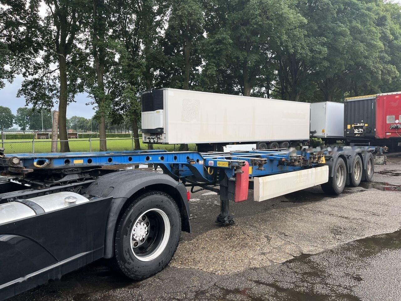 Container transporter/ Swap body semi-trailer for transportation of containers Krone: picture 1