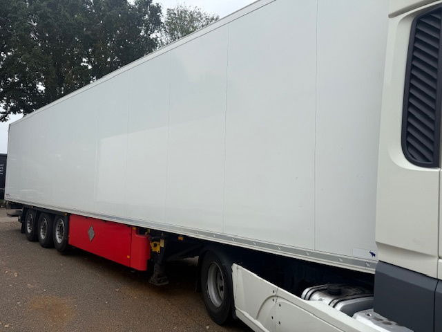 Schmitz Cargobull Thermoking SLXe 300 weinig uren Laadklep Liftas - Refrigerator semi-trailer: picture 4 Schmitz Cargobull Thermoking SLXe 300 weinig uren Laadklep Liftas - Refrigerator semi-trailer: picture 4