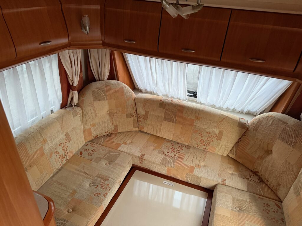 Caravan Hobby Excellent 460 LU 2008: picture 12 Caravan Hobby Excellent 460 LU 2008: picture 12