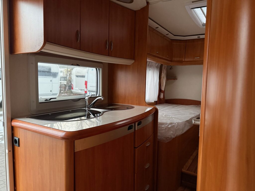 Caravan Hobby Excellent 460 LU 2008: picture 11 Caravan Hobby Excellent 460 LU 2008: picture 11