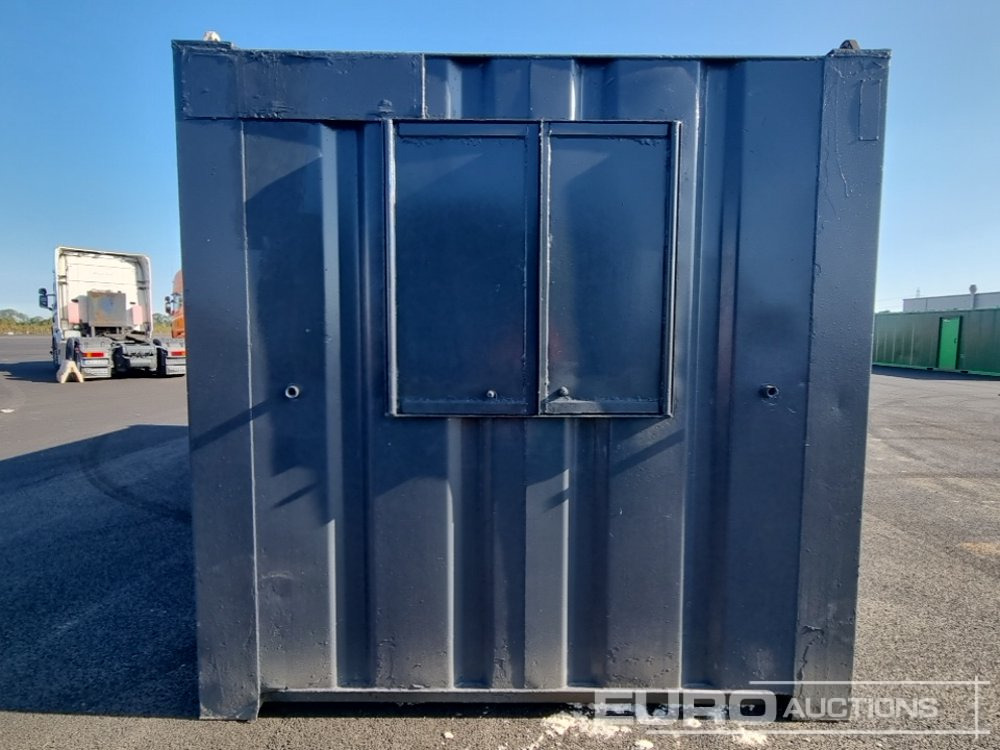 20' x 8' Office (Cannot Be Reconsigned) - Shipping container: picture 2 20' x 8' Office (Cannot Be Reconsigned) - Shipping container: picture 2