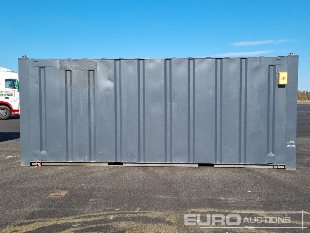 20' x 8' Office (Cannot Be Reconsigned) - Shipping container: picture 4 20' x 8' Office (Cannot Be Reconsigned) - Shipping container: picture 4