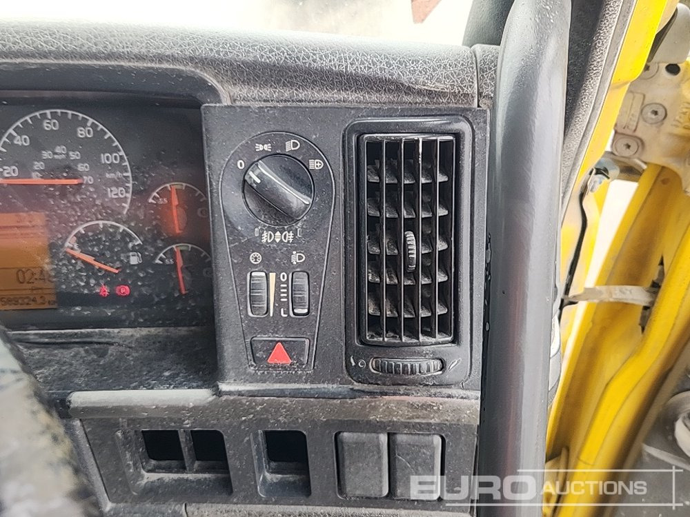 Tipper 2004 Volvo 8x4 Tipper, Manual Gearbox, Looby Body: picture 35
