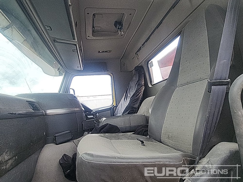 Tipper 2004 Volvo 8x4 Tipper, Manual Gearbox, Looby Body: picture 25