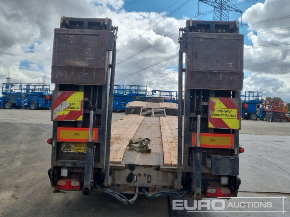 2008 Kassbohrer Tri Axle Step Frame Low Loader Trailer, Outriggers, Hydraulic Flip Toe Ramps. - Low loader semi-trailer: picture 4 2008 Kassbohrer Tri Axle Step Frame Low Loader Trailer, Outriggers, Hydraulic Flip Toe Ramps. - Low loader semi-trailer: picture 4