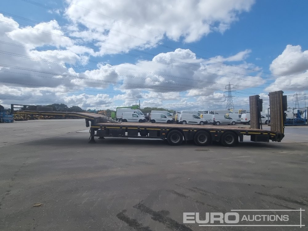 2008 Kassbohrer Tri Axle Step Frame Low Loader Trailer, Outriggers, Hydraulic Flip Toe Ramps. - Low loader semi-trailer: picture 2 2008 Kassbohrer Tri Axle Step Frame Low Loader Trailer, Outriggers, Hydraulic Flip Toe Ramps. - Low loader semi-trailer: picture 2