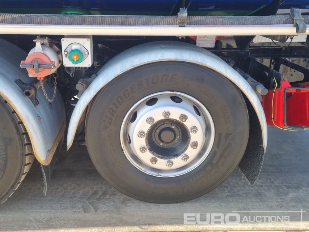 Tank truck 2009 DAF CF310: picture 11