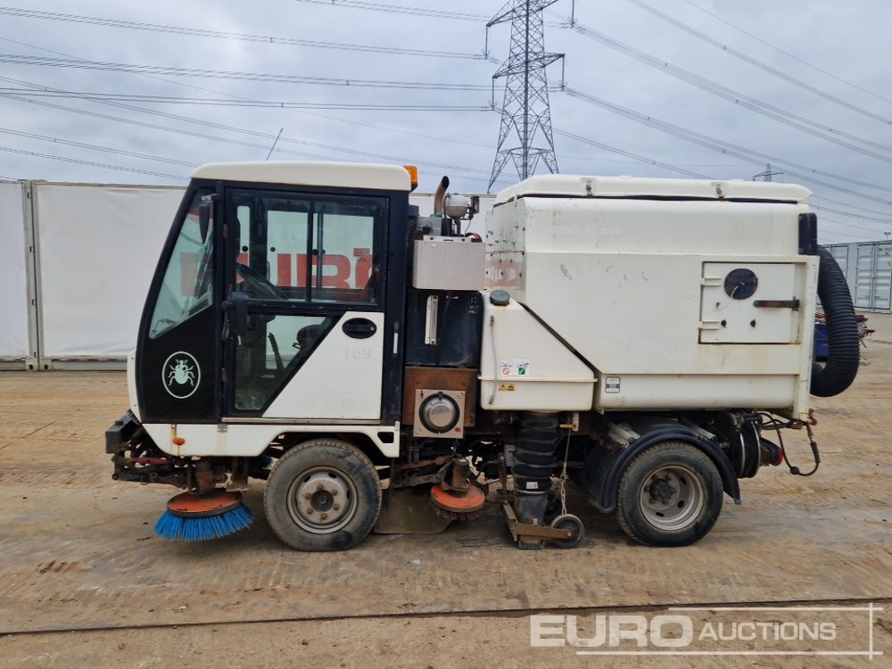 2010 Scarab 4x2 Road Sweeper, Reverse Camera, A/C, Automatic Gearbox - Road sweeper: picture 2 2010 Scarab 4x2 Road Sweeper, Reverse Camera, A/C, Automatic Gearbox - Road sweeper: picture 2