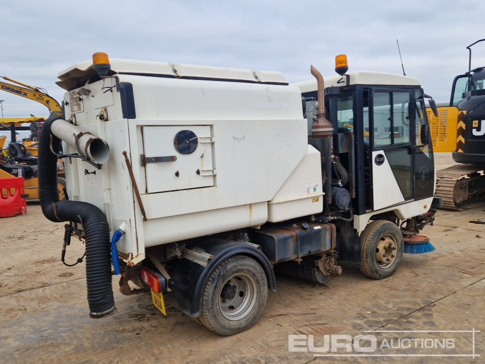2010 Scarab 4x2 Road Sweeper, Reverse Camera, A/C, Automatic Gearbox - Road sweeper: picture 5 2010 Scarab 4x2 Road Sweeper, Reverse Camera, A/C, Automatic Gearbox - Road sweeper: picture 5