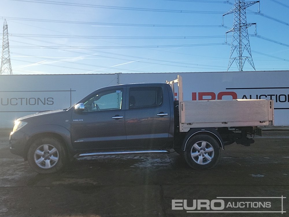 2010 Toyota Hilux Invincible - Pickup truck: picture 2 2010 Toyota Hilux Invincible - Pickup truck: picture 2