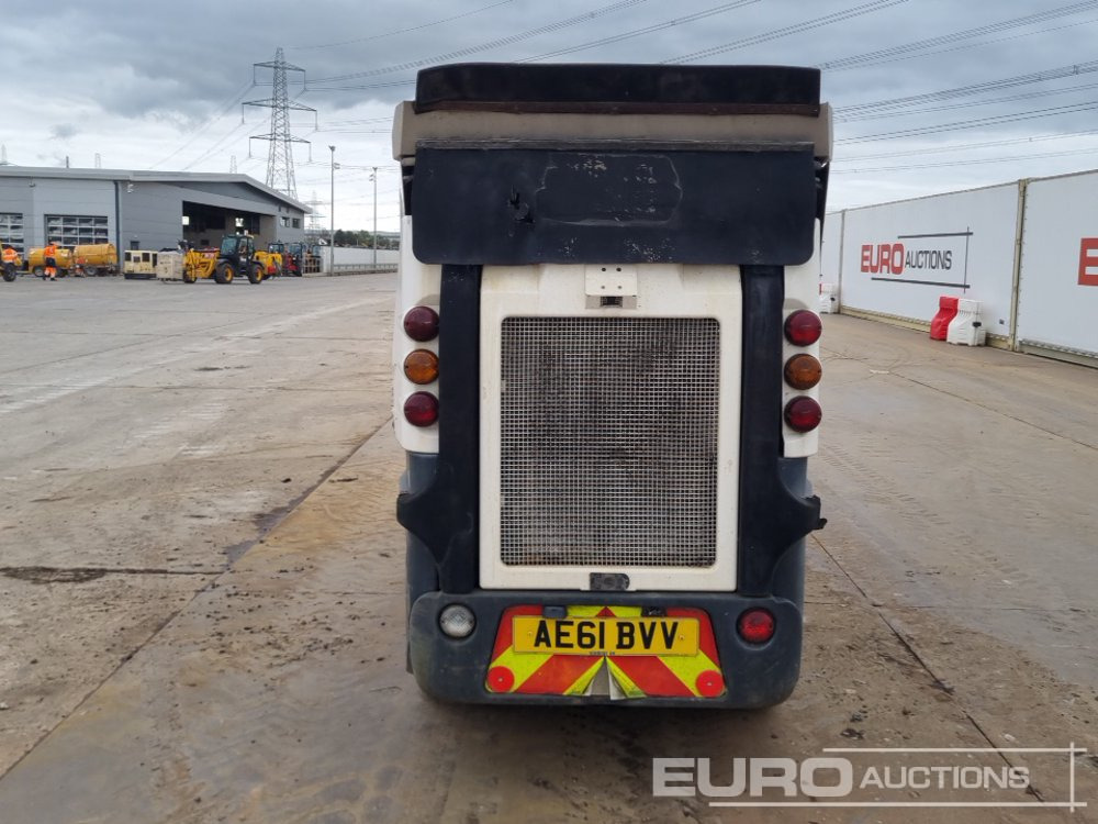 2011 Schmidt Compact 200 - Road sweeper: picture 4 2011 Schmidt Compact 200 - Road sweeper: picture 4