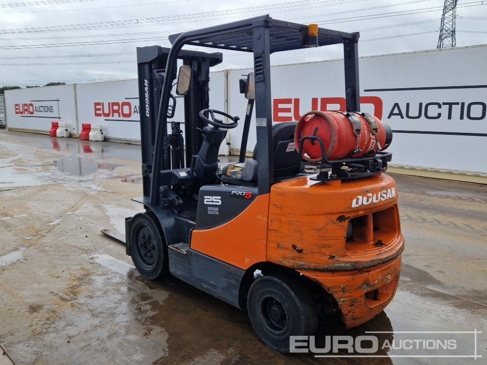 2012 Doosan G25E-5 - Forklift: picture 3 2012 Doosan G25E-5 - Forklift: picture 3