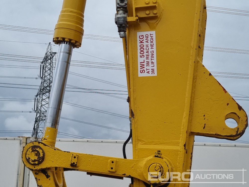 Crawler excavator 2012 Komatsu PC210LC-8: picture 30