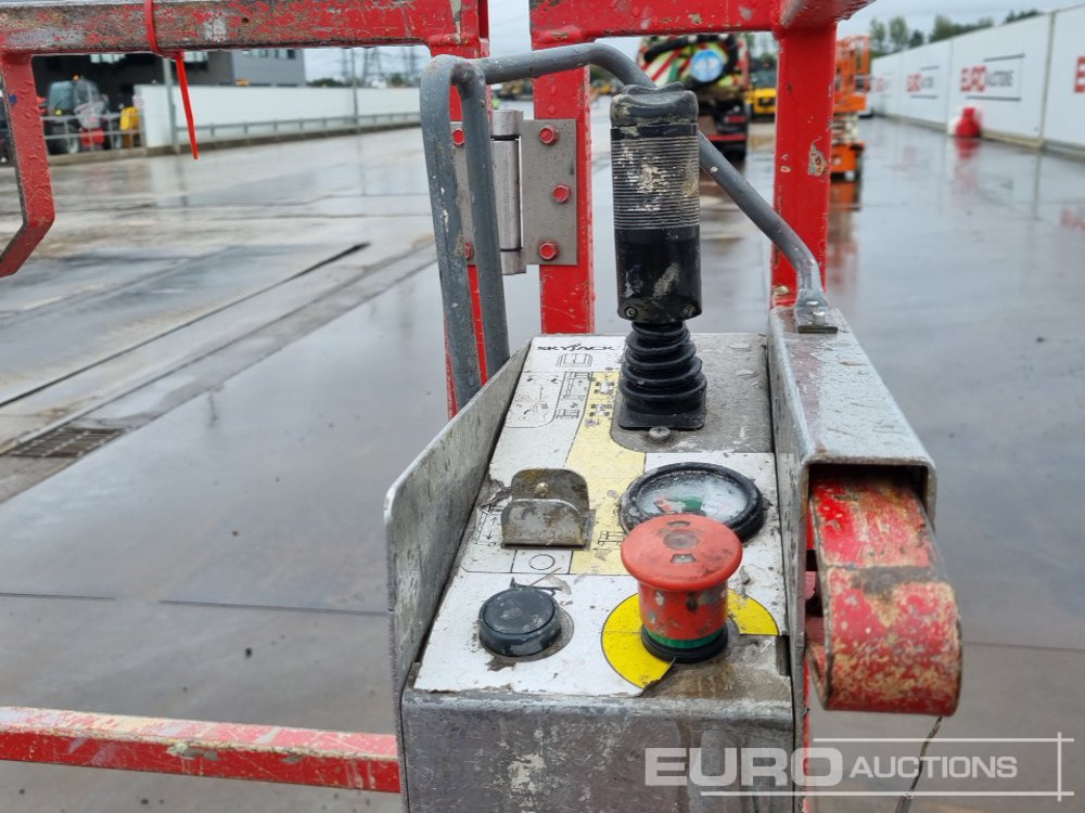 Aerial platform 2012 SkyJack SJ12
SJ16: picture 14