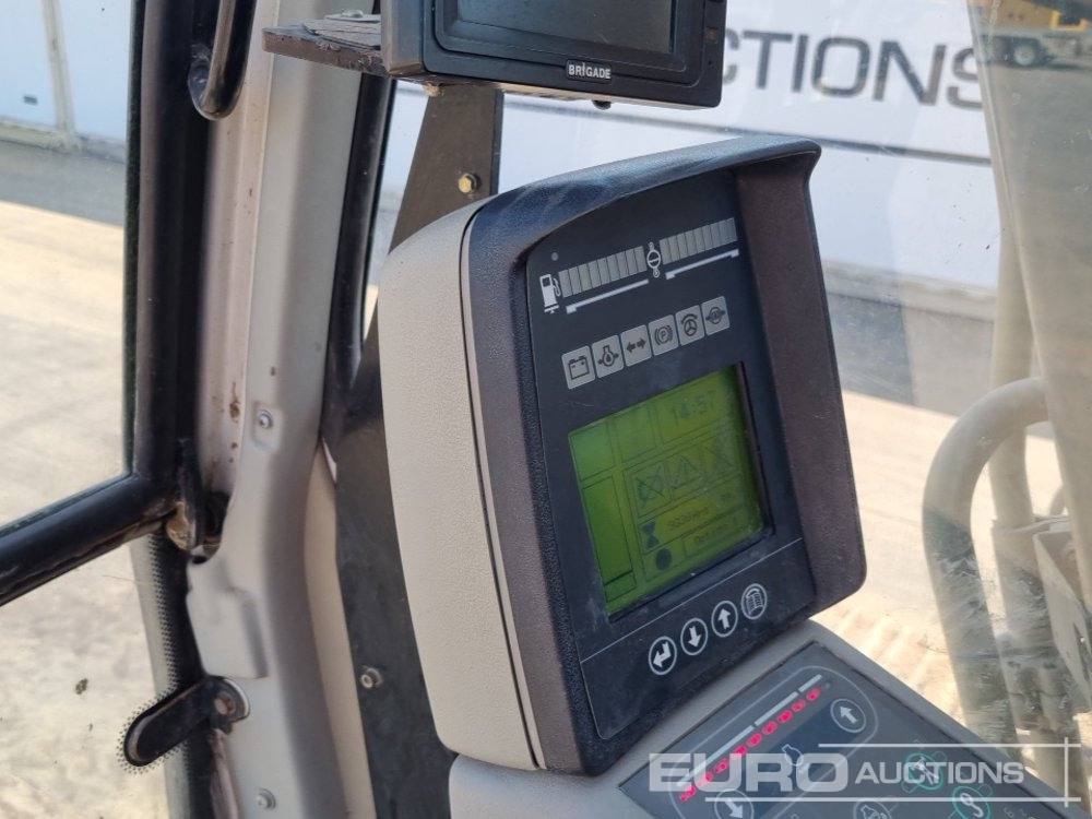 Crawler excavator 2013 Liebherr R906 LC LITRONIC: picture 39