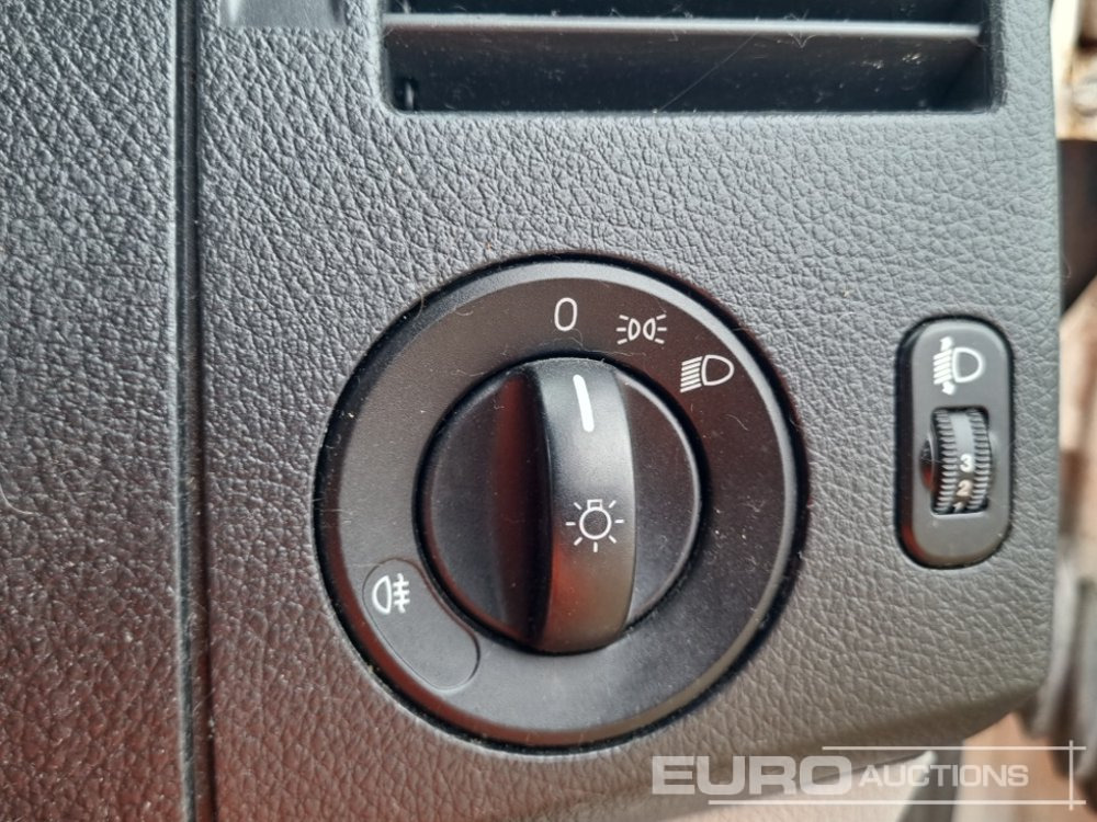 Box van 2013 Volkswagen Crafter CR35: picture 36