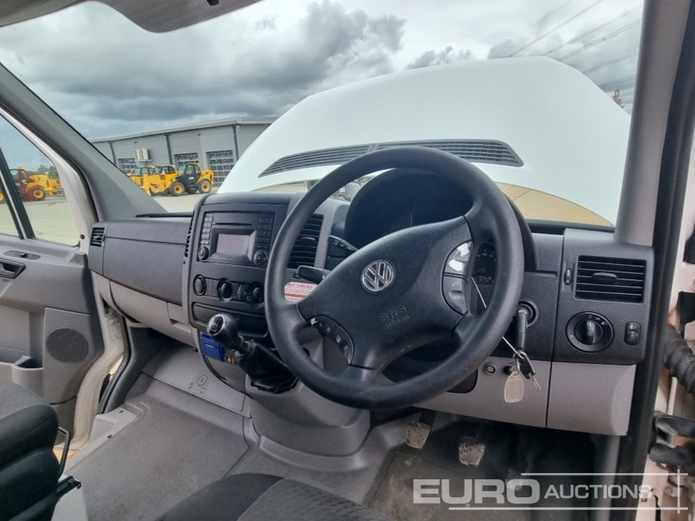 Box van 2013 Volkswagen Crafter CR35: picture 31