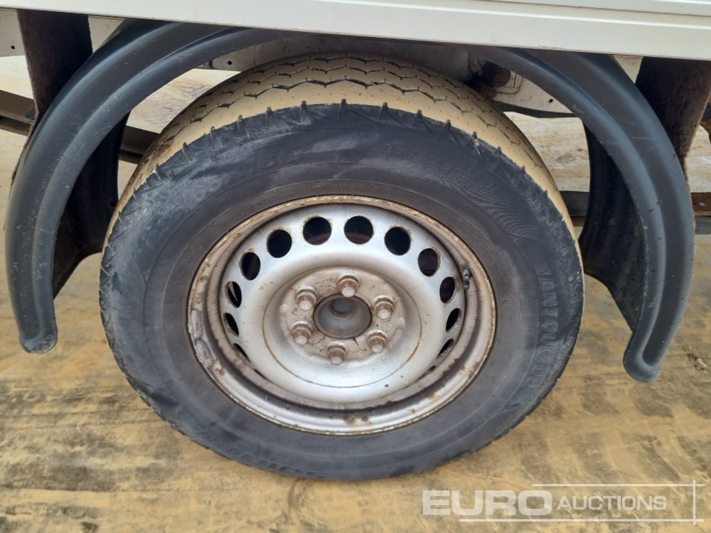 Box van 2013 Volkswagen Crafter CR35: picture 12