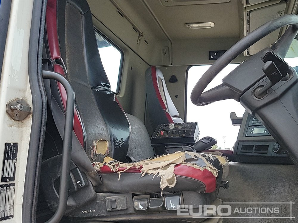 Hook lift truck 2014 Volvo FM: picture 28