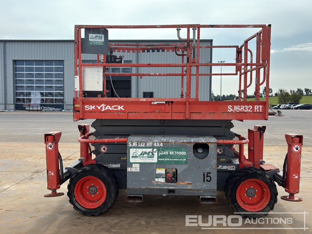 Aerial platform 2015 SkyJack SJ6832RT: picture 6