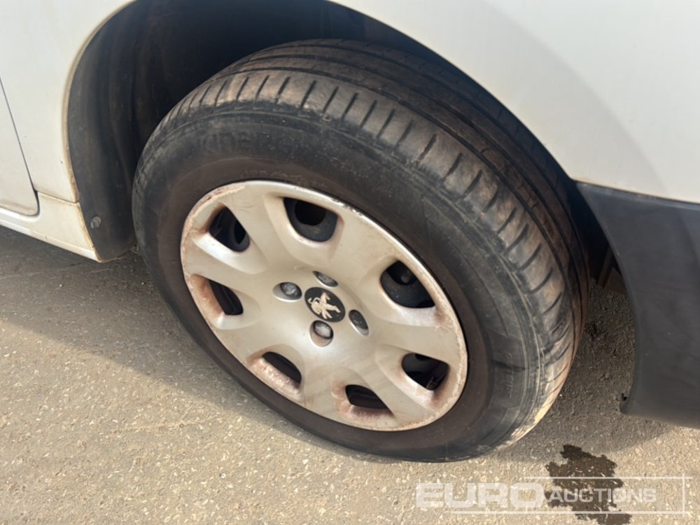 Small van 2016 Peugeot Partner: picture 9