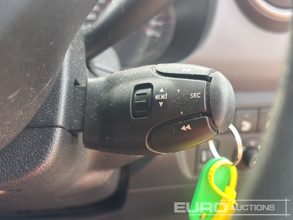 Small van 2016 Peugeot Partner: picture 29