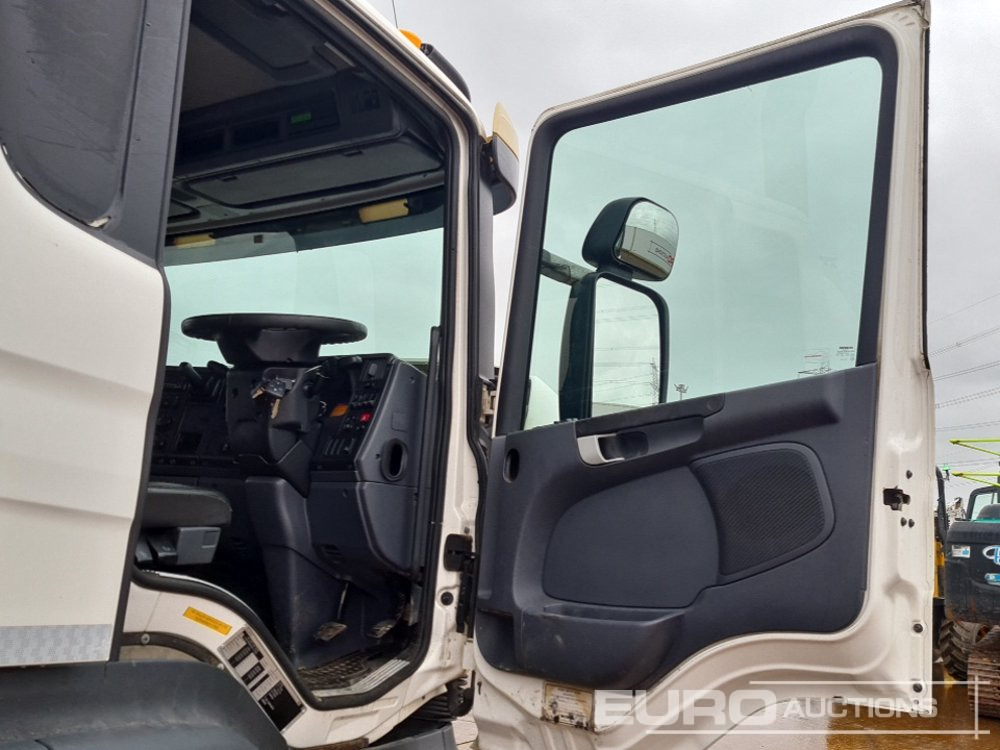 Tank truck 2016 Scania P320: picture 30