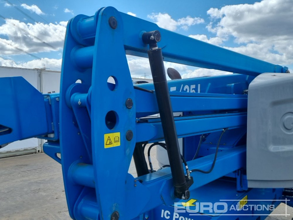 Aerial platform 2017 Genie Z45/25J: picture 16