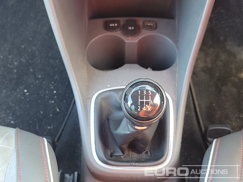 Car 2017 Volkswagen Polo: picture 30