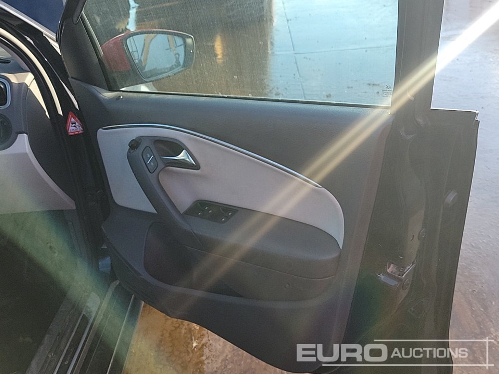 Car 2017 Volkswagen Polo: picture 27